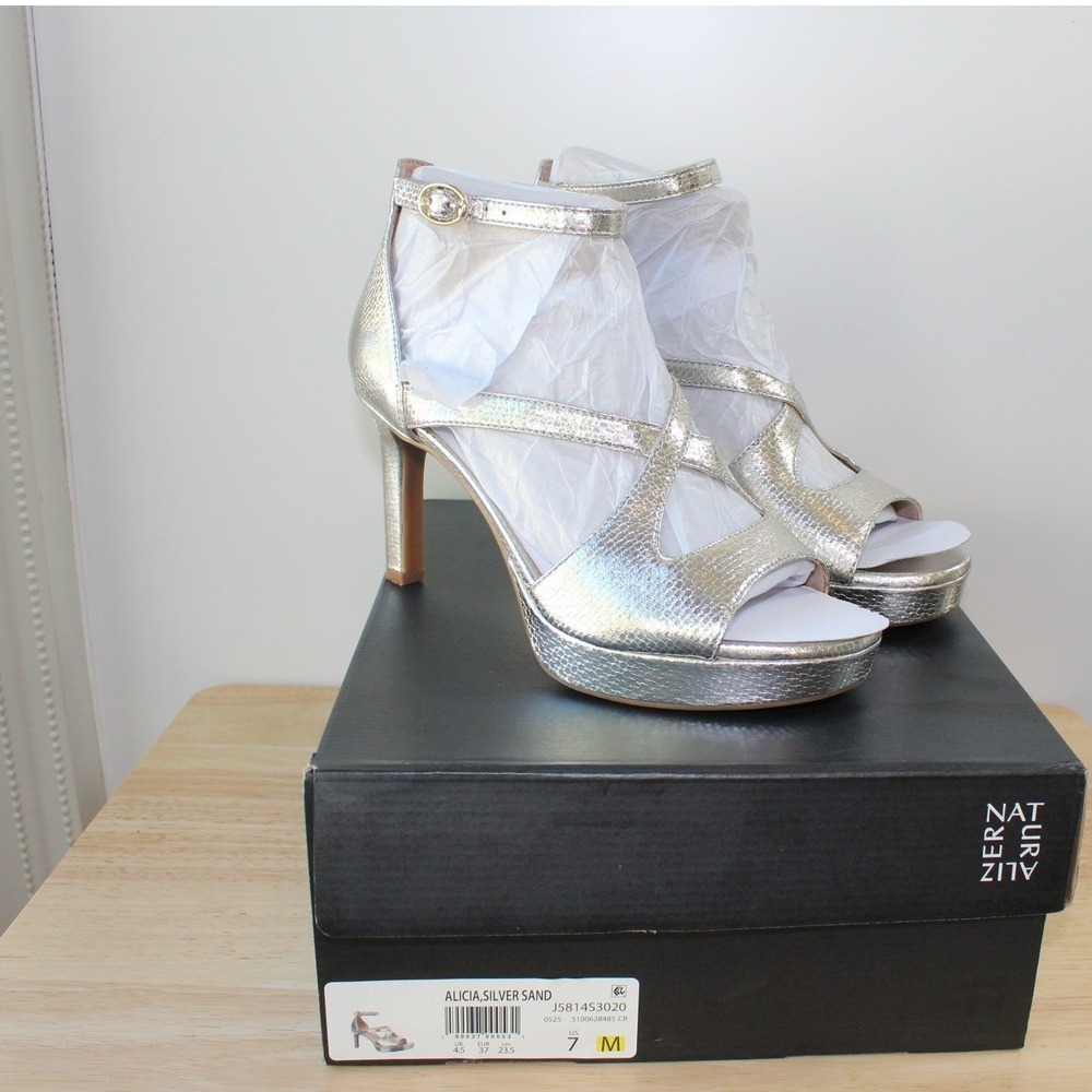 Naturalizer Alicia Dress Sandals Women 7 Silver Sand Metallic Platform Heels - Picture 2 of 11